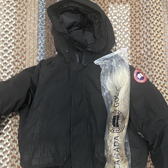 Canada Goose down jacket - Picture 1 of 2